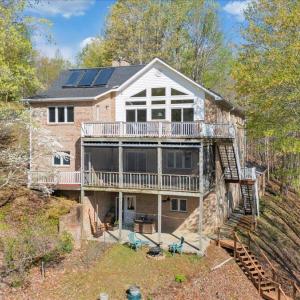Photo #4 of 806 Cedar Key Lane, Huddleston, VA 1.7 acres