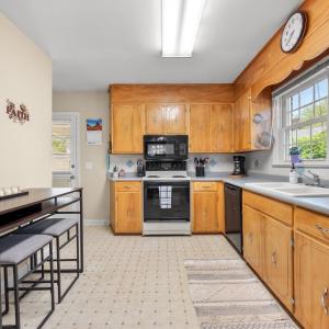 Photo #13 of 1235 Ashland Circle, Bedford, VA 0.4 acres