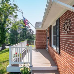 Photo #3 of 1235 Ashland Circle, Bedford, VA 0.4 acres