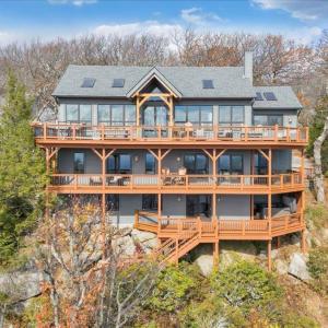 Photo #1 of 380 Blackrock Circle, Wintergreen, VA 0.6 acres
