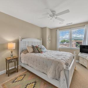 Photo #24 of 100 Bridgewater Pointe Place, Moneta, VA