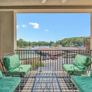 Photo #14 of 100 Bridgewater Pointe Place, Moneta, VA