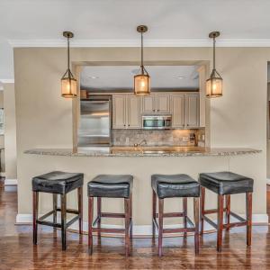 Photo #10 of 100 Bridgewater Pointe Place, Moneta, VA