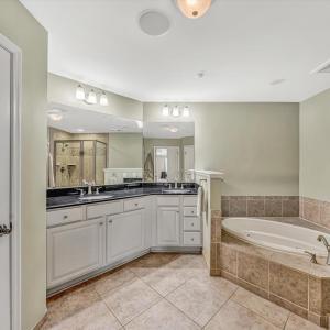 Photo #18 of 100 Bridgewater Pointe Place, Moneta, VA