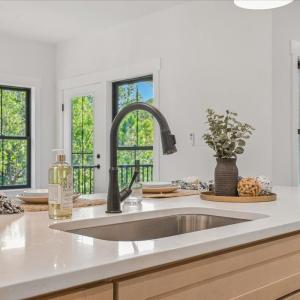 Photo #12 of 1037 Westerham Court, Huddleston, VA 0.4 acres