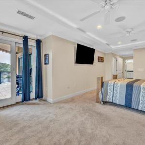 Photo #20 of 100 Bridgewater Pointe Place, Moneta, VA