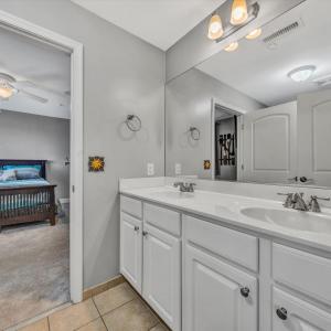 Photo #33 of 100 Bridgewater Pointe Place, Moneta, VA