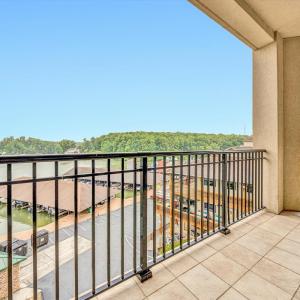 Photo #27 of 100 Bridgewater Pointe Place, Moneta, VA