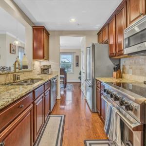 Photo #10 of 100 Bridgewater Pointe Place, Moneta, VA