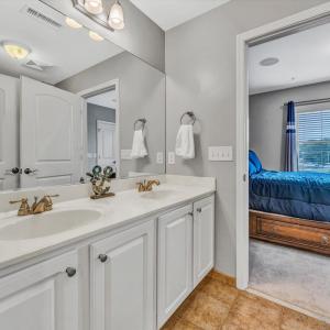 Photo #28 of 100 Bridgewater Pointe Place, Moneta, VA