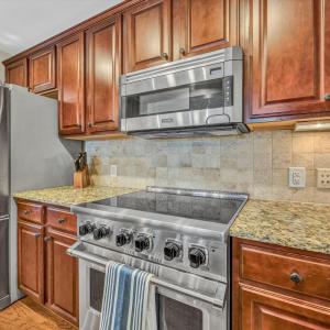 Photo #14 of 100 Bridgewater Pointe Place, Moneta, VA