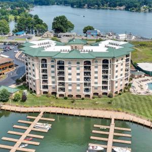 Photo #3 of 100 Bridgewater Pointe Place, Moneta, VA