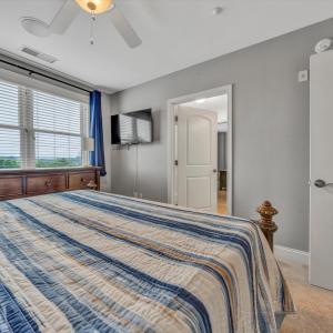 Photo #32 of 100 Bridgewater Pointe Place, Moneta, VA