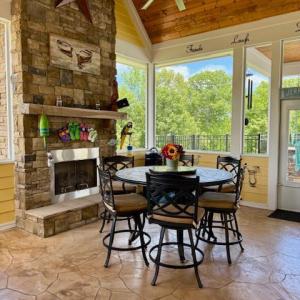 Screened patio area