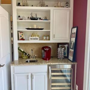 wet bar with wine cooler in office/den/sitting room in Master suite
