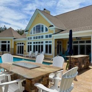 outdoor kitchen with firepit table top
