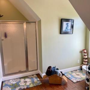 bathroom to bedroom 4 upstairs