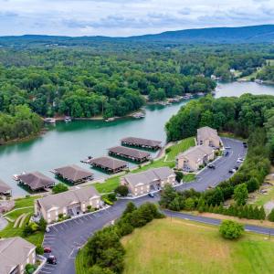 Photo #49 of 1103 Mariners Way, Huddleston, VA