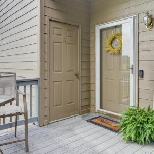 Photo #2 of 1103 Mariners Way, Huddleston, VA