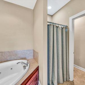 Photo #17 of 1066 Siesta Key Court, Moneta, VA