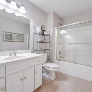 2nd Floor Bathroom