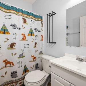 Downstairs full bathroom