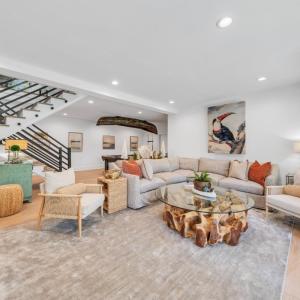 Terrace Level Fully Furnished Great Room!