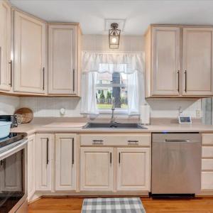 Photo #8 of 245 Queen Regent Court, Blue Ridge, VA 0.4 acres