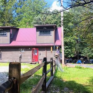 Photo #1 of 176 Toms Lane, Roseland, VA 1.9 acres