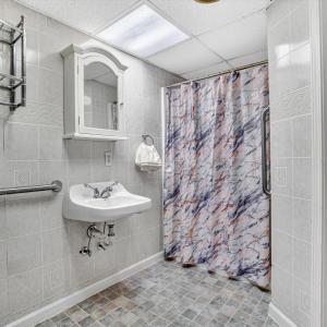 Lower Bath