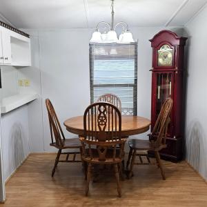 9x12 breakfast nook