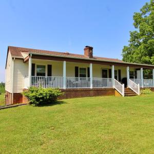 Photo #1 of 1967 Cub Creek Road, Appomattox, VA 70.8 acres