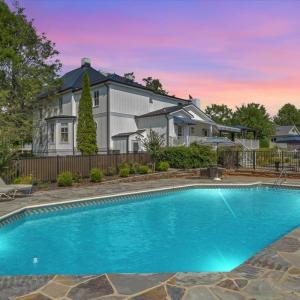 Photo #2 of 1221 Oakwood, Bedford, VA 1.9 acres