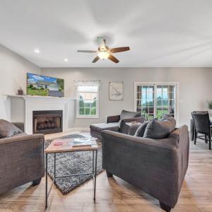 Photo #4 of 1222 8th Fairway Lane, Huddleston, VA 0.8 acres