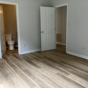 Bedroom 2 that adjoins to main level full bath