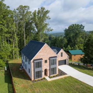 Photo #4 of 271 Riverside Dr, Lynchburg, VA 0.3 acres