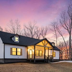 Photo #3 of 200 Saunders Point Road, Huddleston, VA 0.5 acres