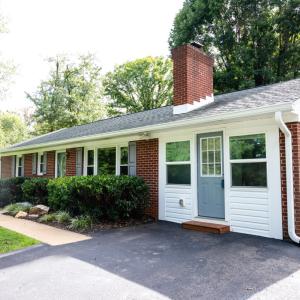 Photo #6 of 1218 Lakeview Drive, Lynchburg, VA 0.4 acres