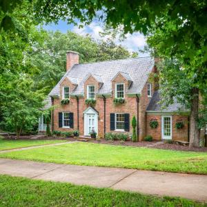 Photo #11 of 3323 Woodridge Place, Lynchburg, VA 0.5 acres