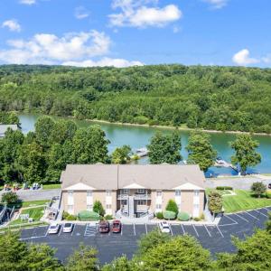 Photo #35 of 1175 Mariners Way, Huddleston, VA