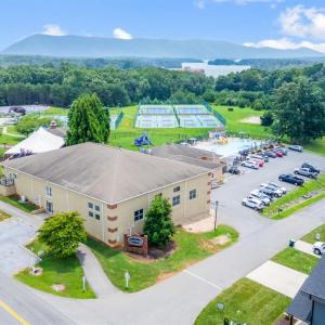 Photo #40 of 1175 Mariners Way, Huddleston, VA