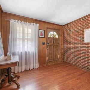 Front door in den