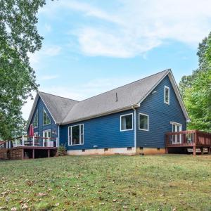 Photo #1 of 100 Sandpiper Drive, Huddleston, VA 0.6 acres