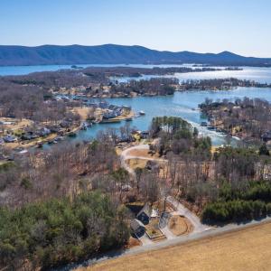 Photo #54 of 100 Sandpiper Drive, Huddleston, VA 0.6 acres