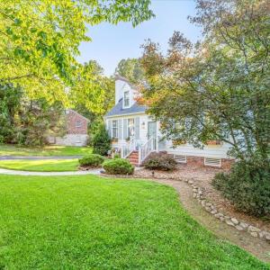Photo #7 of 2405 Hawthorne Road, Lynchburg, VA 0.9 acres