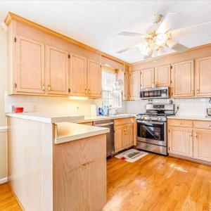 Photo #13 of 2405 Hawthorne Road, Lynchburg, VA 0.9 acres