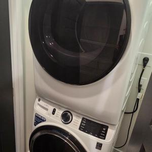 Stacked washer/dryer remain