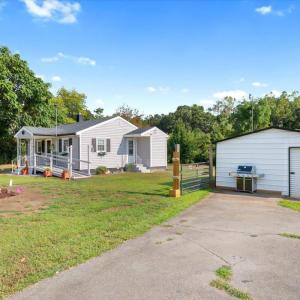 Photo #3 of 3684 Brights Road, Gretna, VA 0.9 acres