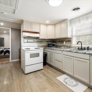 Photo #10 of 3684 Brights Road, Gretna, VA 0.9 acres