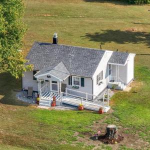 Photo #2 of 3684 Brights Road, Gretna, VA 0.9 acres